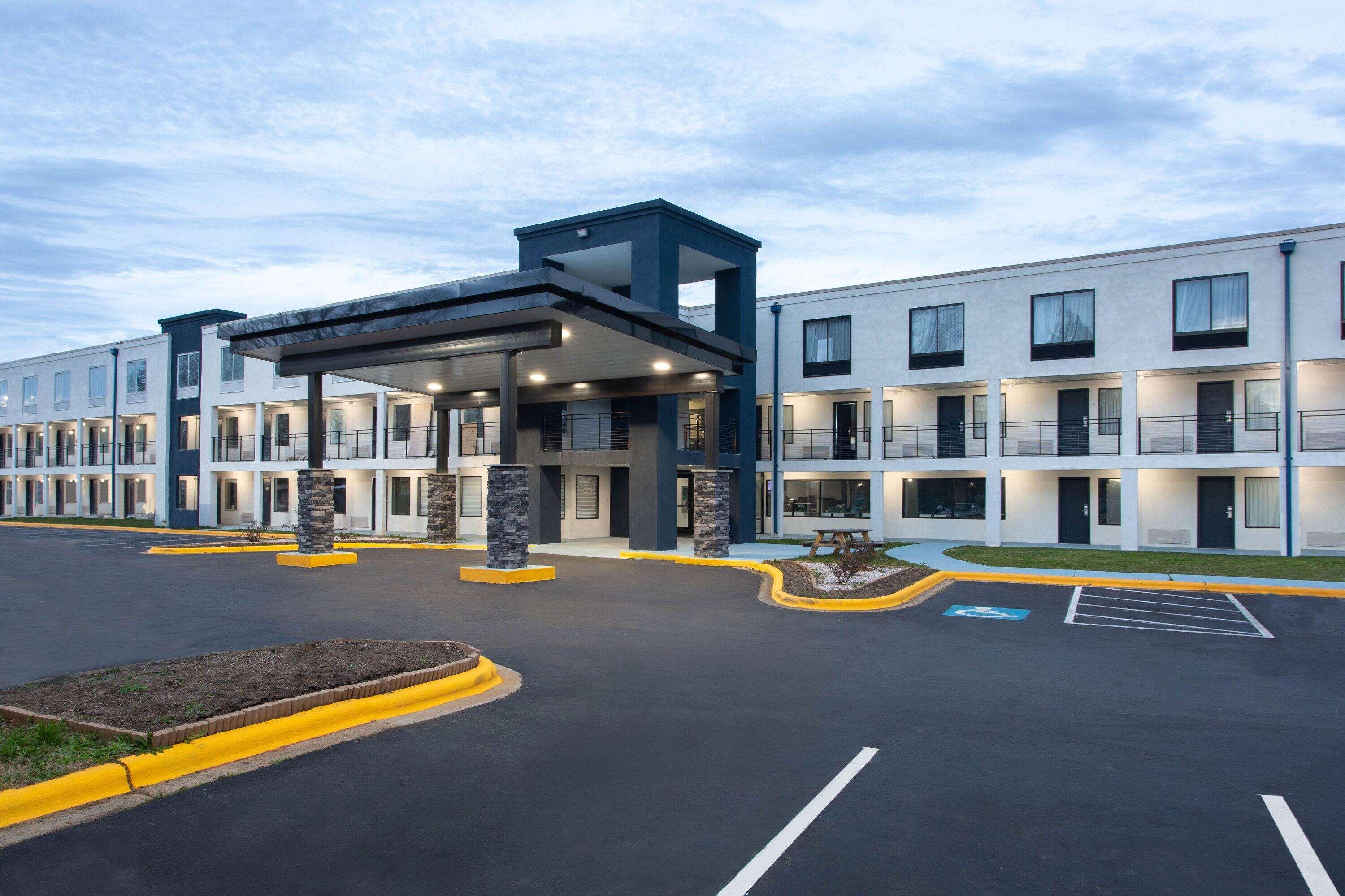 Baymont By Wyndham Charlotte University Exteriér fotografie